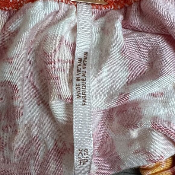 Free People Baja‎ Babe Red Floral Print Tie Back Cold Shoulder Tee Top Jersey XS - Picture 11 of 16